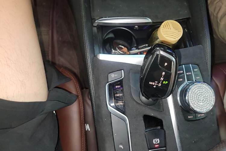 Used BMW 5 Series 2018 525Li Luxury Package Gear Lever