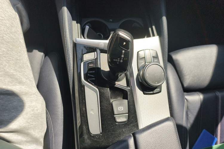 Used BMW 5 Series 2018 525i M Sport Package Gear Lever