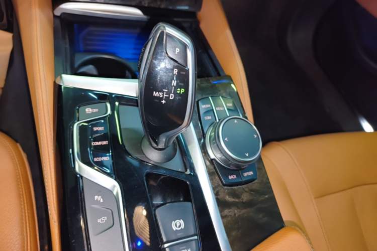 Used BMW 5 Series 2018 Restyled 530Li Luxury Edition M Sport Package Gear Lever