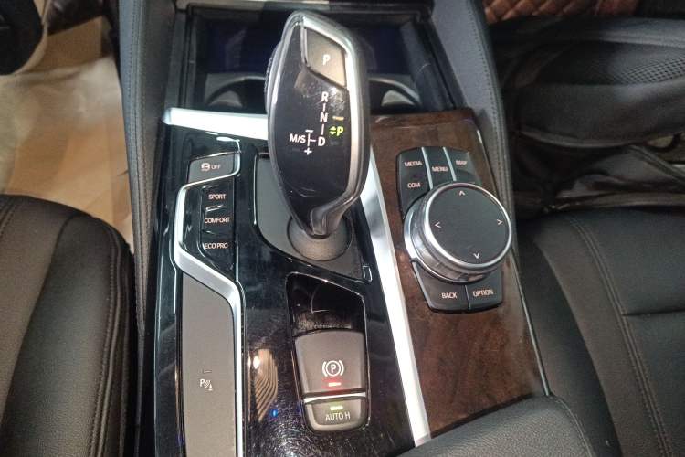 Used BMW 5 Series 2018 525Li Luxury Package Gear Lever