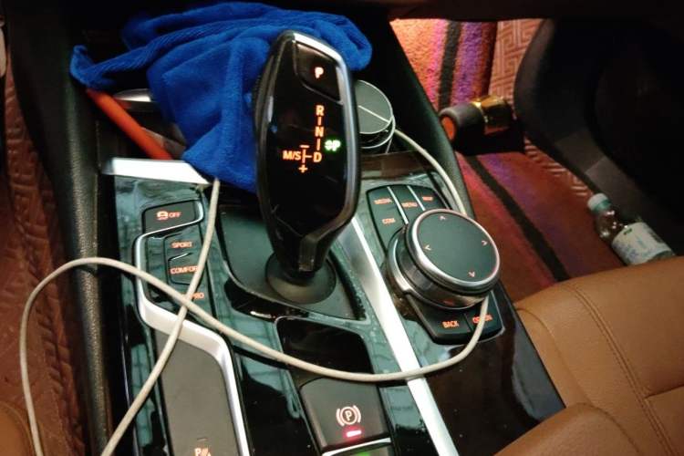 Used BMW 5 Series 2018 528Li Launch Special Edition Gear Lever