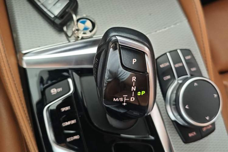 Used BMW 5 Series 2018 525i M Sport Package Gear Lever