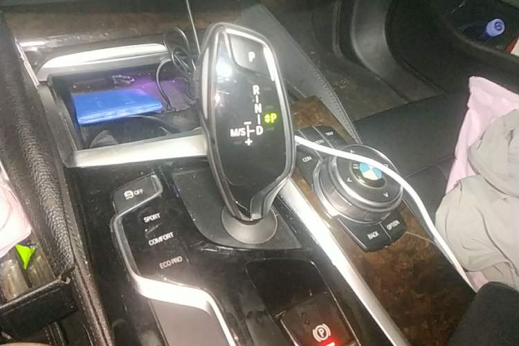 Used BMW 5 Series 2018 525Li Luxury Package Gear Lever
