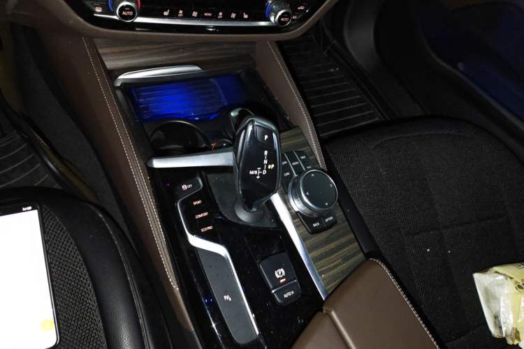 Used BMW 5 Series 2018 530Li Leading Edition Luxury Package Gear Lever