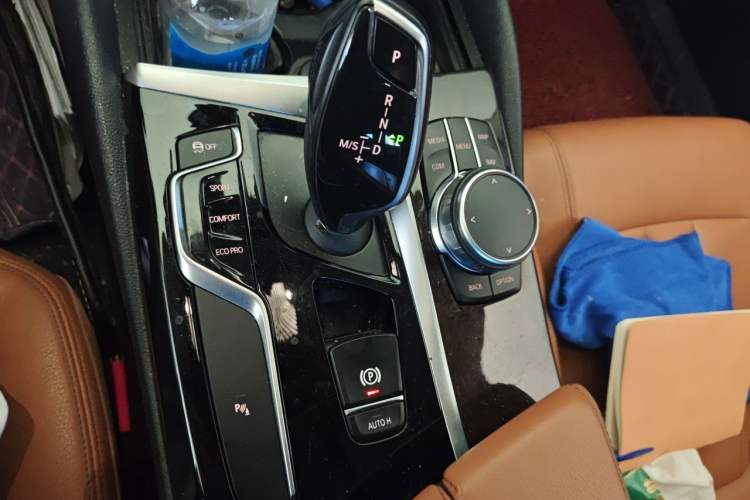 Used BMW 5 Series 2018 528Li Launch Special Edition Gear Lever