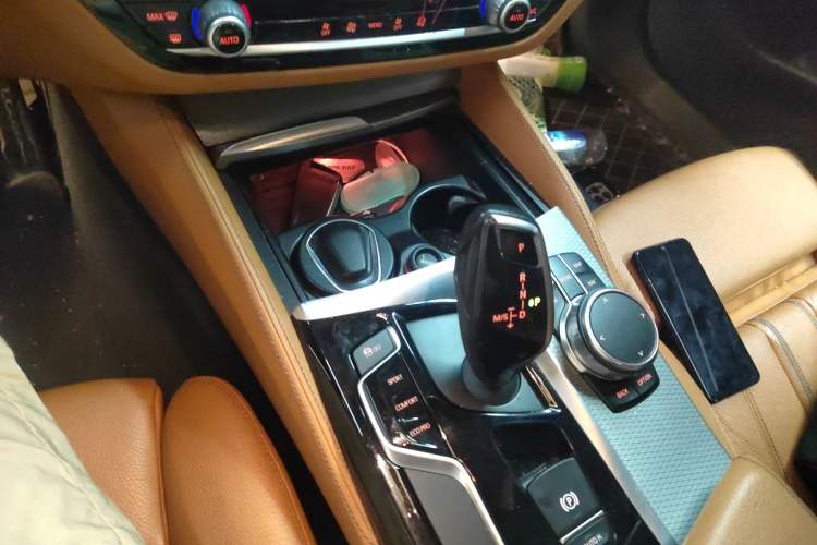 Used BMW 5 Series 2018 525i M Sport Package Gear Lever