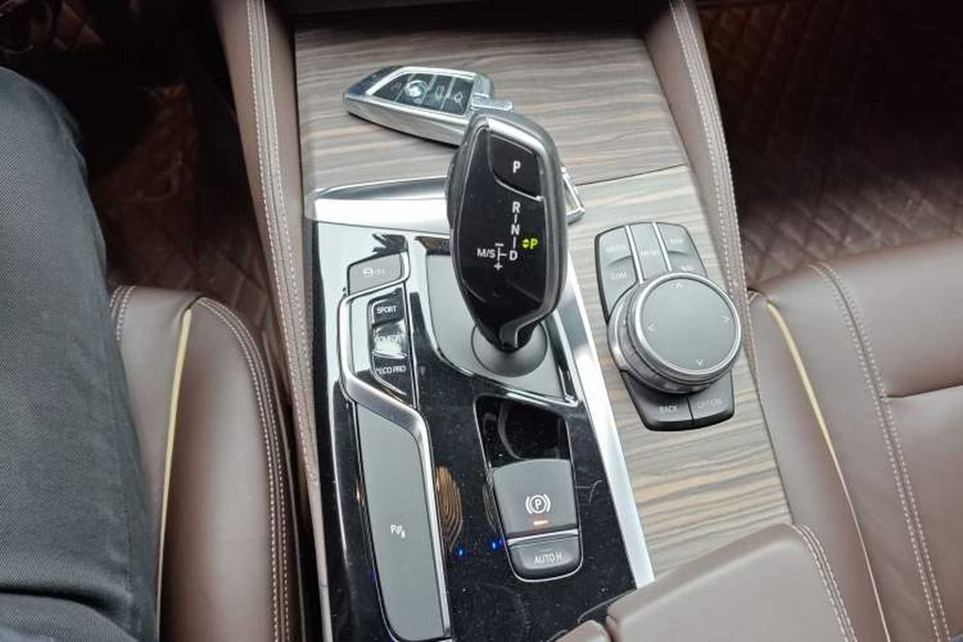 Used BMW 5 Series 2018 530Li xDrive Luxury Package Gear Lever