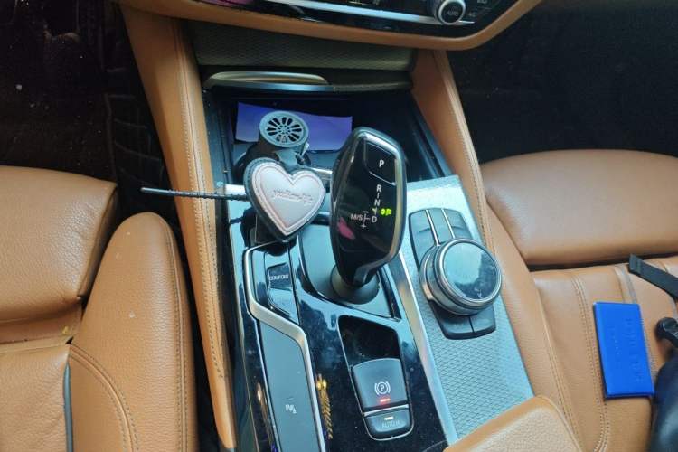 Used BMW 5 Series 2018 525i M Sport Package Gear Lever