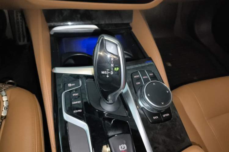 Used BMW 5 Series 2018 530Li Leading Model M Sport Package Gear Lever
