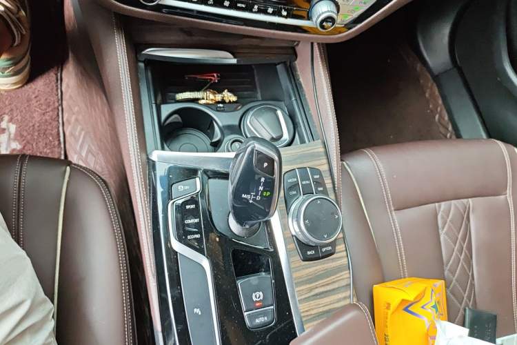 Used BMW 5 Series 2018 Revised Version 530Li Leading Edition Luxury Package Gear Lever