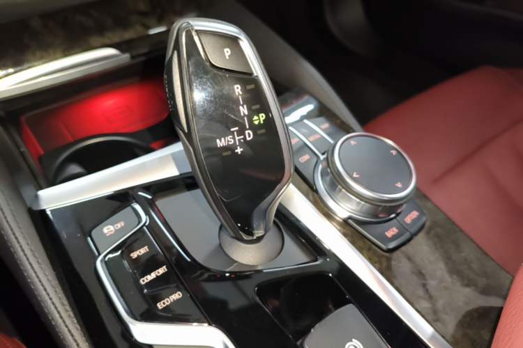 Used BMW 5 Series 2018 Restyled 530Li Luxury Edition M Sport Package Gear Lever