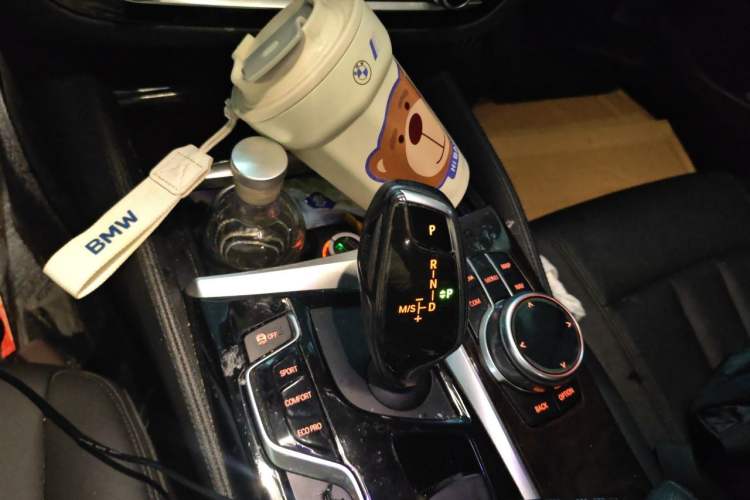 Used BMW 5 Series 2018 525Li Luxury Package Gear Lever