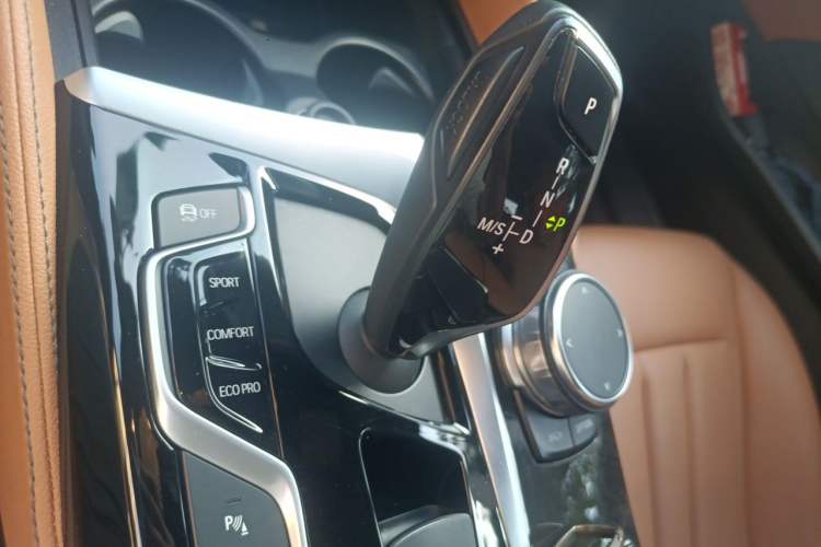 Used BMW 5 Series 2018 Restyled 530Li Leading Edition M Sport Package Gear Lever