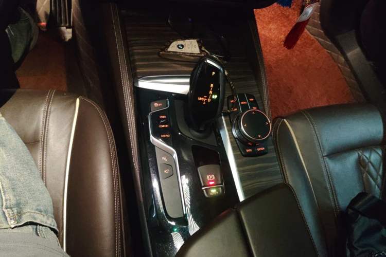 Used BMW 5 Series 2018 Facelifted 530Li Luxury Edition Premium Package Gear Lever