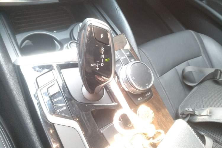 Used BMW 5 Series 2018 528Li Launch Special Edition Gear Lever