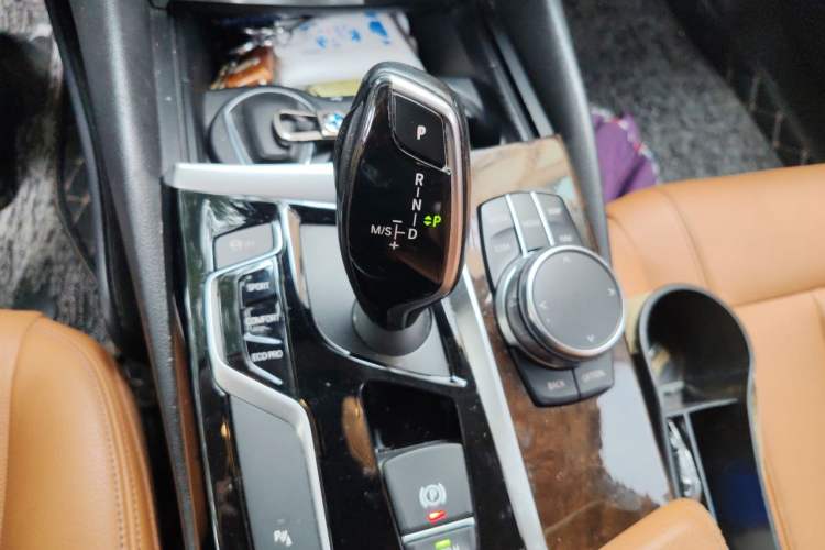 Used BMW 5 Series 2018 528Li Launch Special Edition Gear Lever