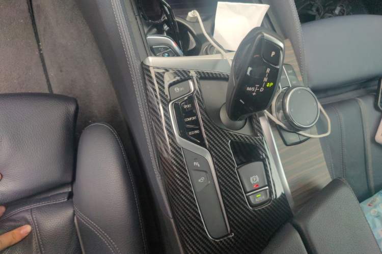 Used BMW 5 Series 2018 530i M Sport Package Gear Lever