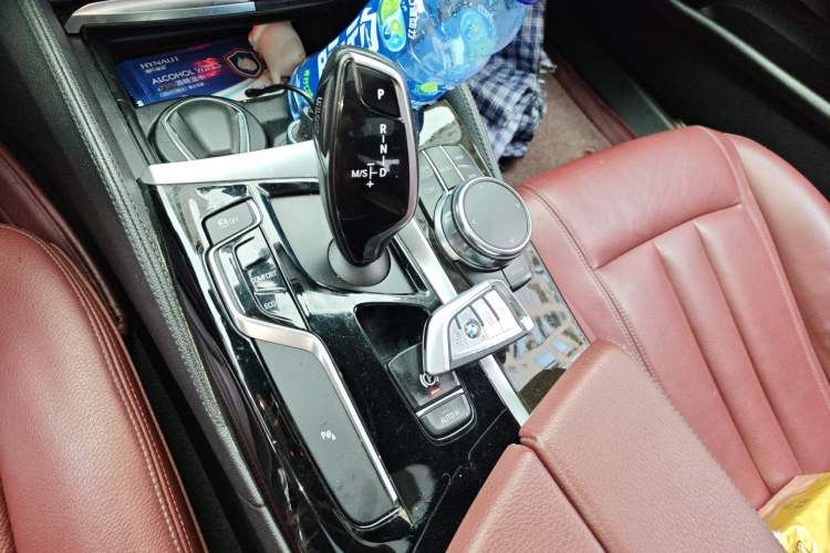 Used BMW 5 Series 2018 530Li Leading Model M Sport Package Gear Lever