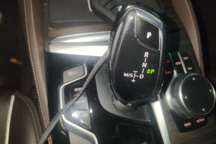 Used BMW 5 Series 2018 530Li Leading Edition Luxury Package Gear Lever