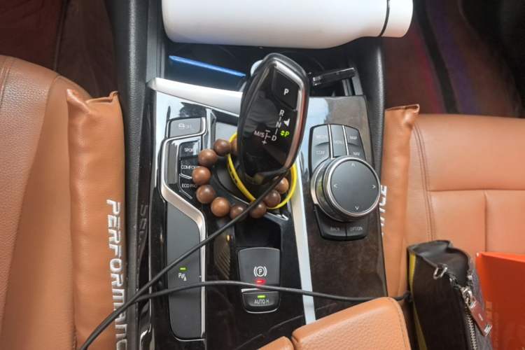 Used BMW 5 Series 2018 528Li Launch Special Edition Gear Lever