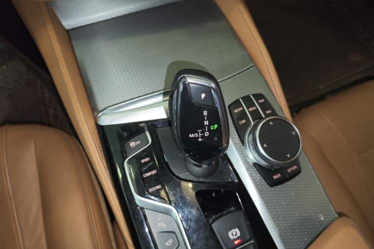 Used BMW 5 Series 2018 530Li Luxury Edition M Sport Package Gear Lever
