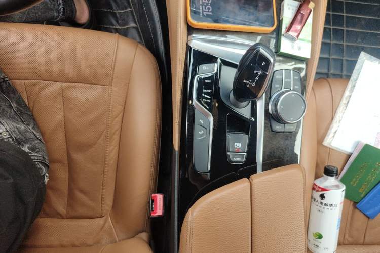 Used BMW 5 Series 2018 Restyled 530Li Luxury Edition M Sport Package Gear Lever