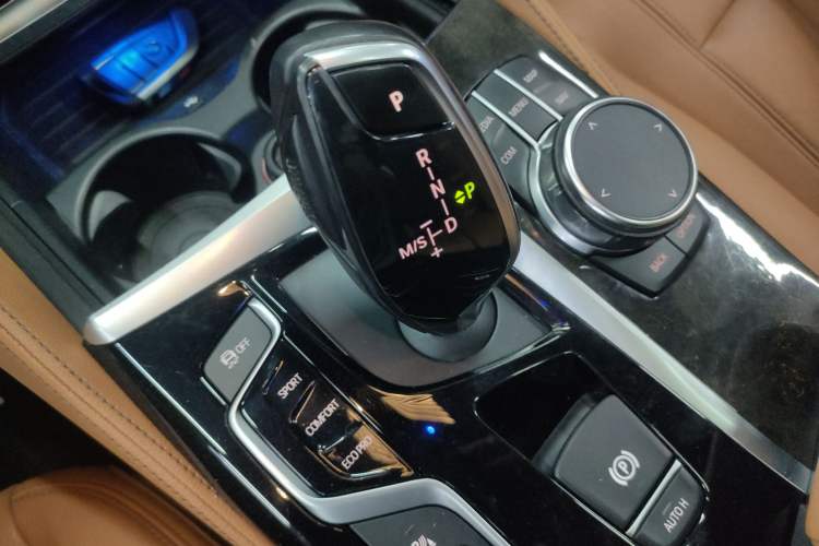 Used BMW 5 Series 2018 Facelifted 530Li xDrive M Sport Package Gear Lever