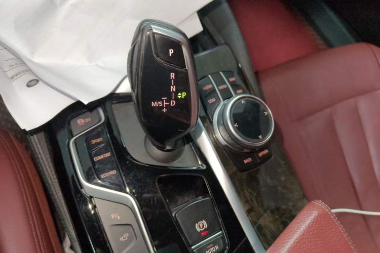 Used BMW 5 Series 2018 Restyled 530Li Luxury Edition M Sport Package Gear Lever