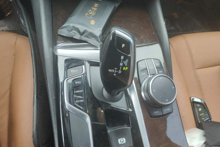 Used BMW 5 Series 2018 528Li Launch Special Edition Gear Lever
