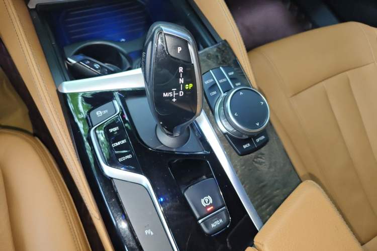 Used BMW 5 Series 2018 Restyled 530Li Leading Edition M Sport Package Gear Lever
