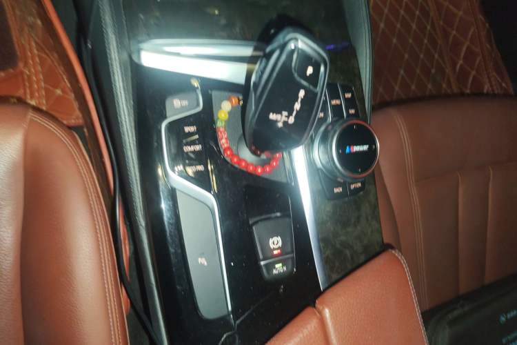 Used BMW 5 Series 2018 Restyled 530Li Leading Edition M Sport Package Gear Lever