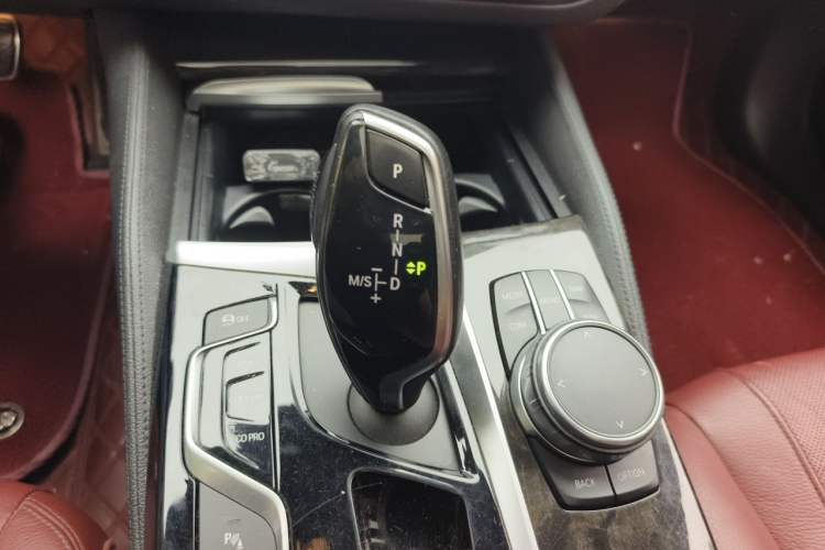 Used BMW 5 Series 2018 Restyled 530Li Luxury Edition M Sport Package Gear Lever