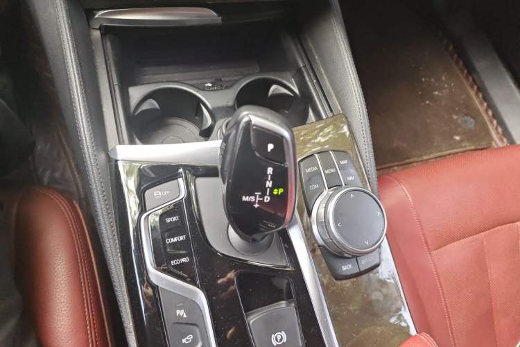 Used BMW 5 Series 2018 Restyled 530Li Luxury Edition M Sport Package Gear Lever
