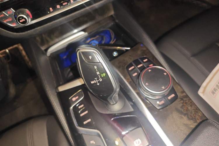 Used BMW 5 Series 2018 525Li M Sport Package Gear Lever
