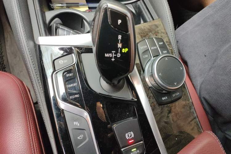 Used BMW 5 Series 2018 Restyled 530Li Luxury Edition M Sport Package Gear Lever