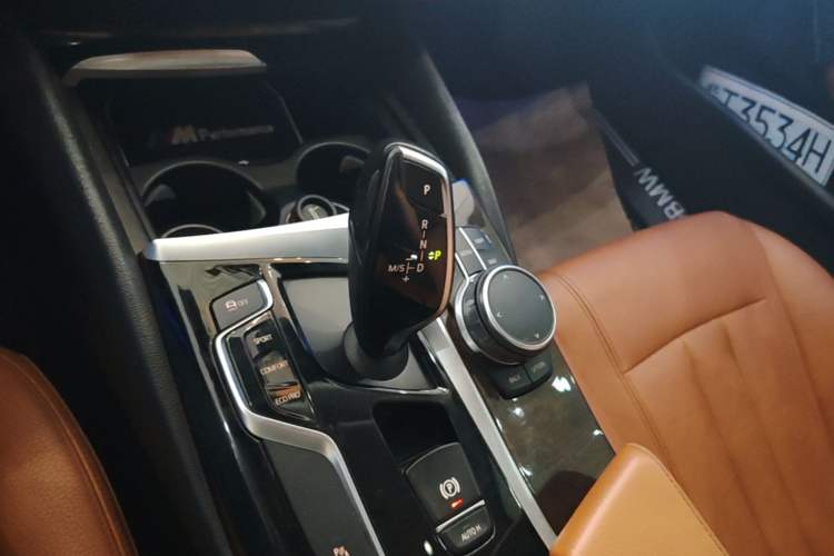 Used BMW 5 Series 2018 528Li Launch Special Edition Gear Lever