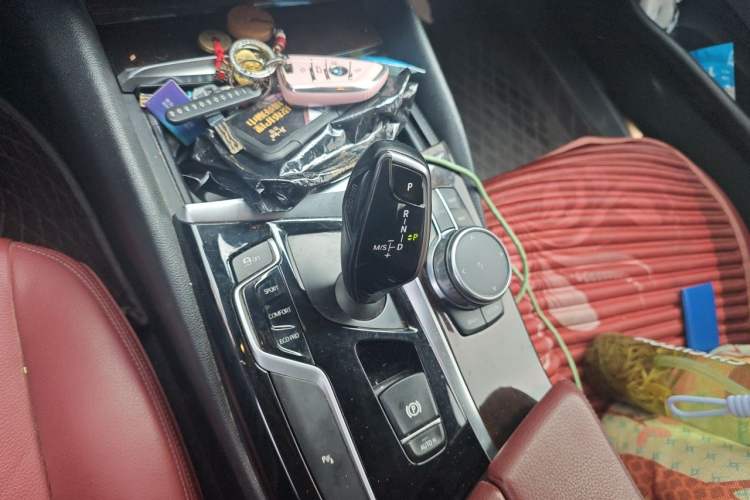 Used BMW 5 Series 2018 528Li Launch Special Edition Gear Lever