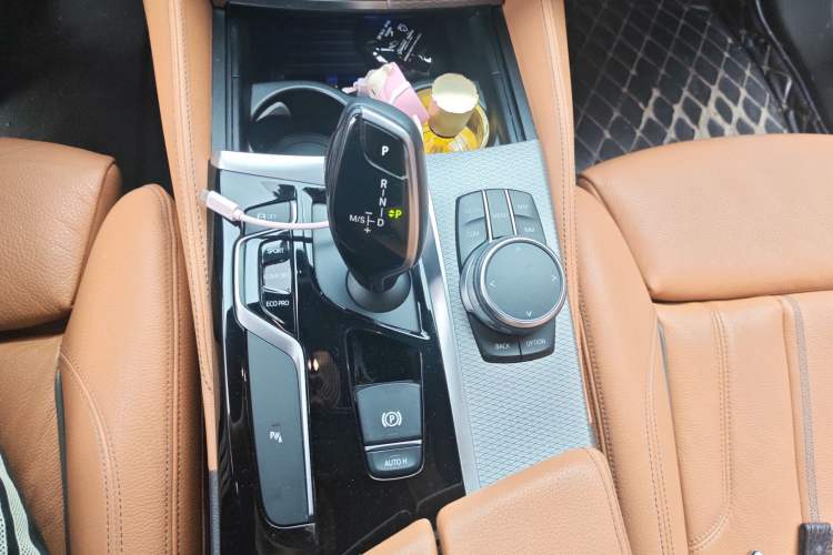 Used BMW 5 Series 2018 525i M Sport Package Gear Lever