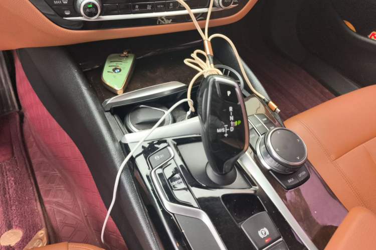 Used BMW 5 Series 2018 528Li Launch Special Edition Gear Lever