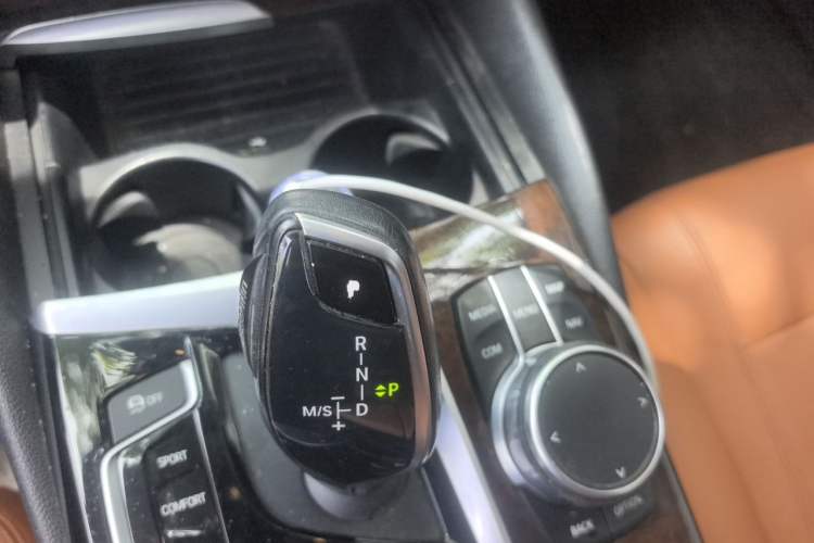Used BMW 5 Series 2018 528Li Launch Special Edition Gear Lever
