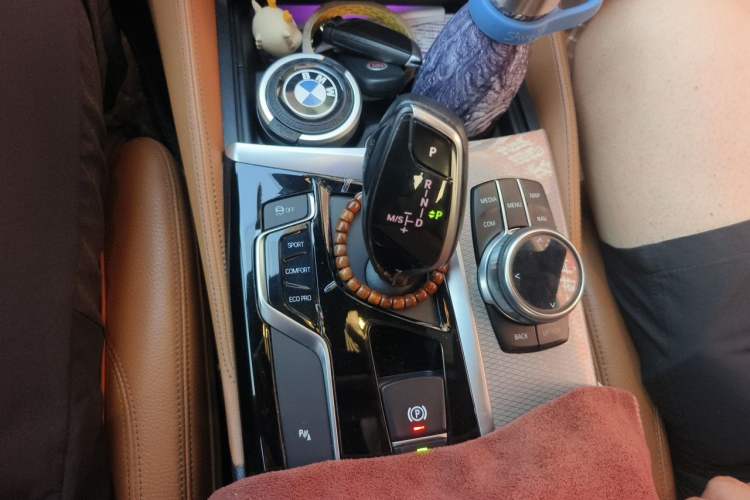 Used BMW 5 Series 2018 525i M Sport Package Gear Lever