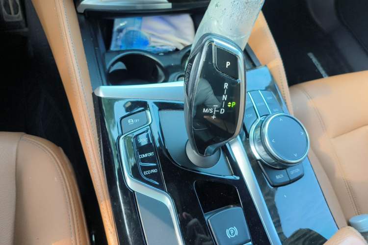 Used BMW 5 Series 2018 Restyled 530Li Leading Edition M Sport Package Gear Lever