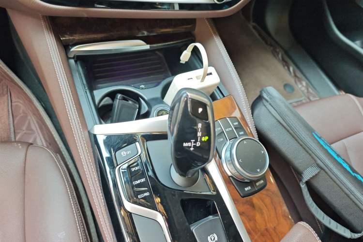 Used BMW 5 Series 2018 525Li Luxury Package
