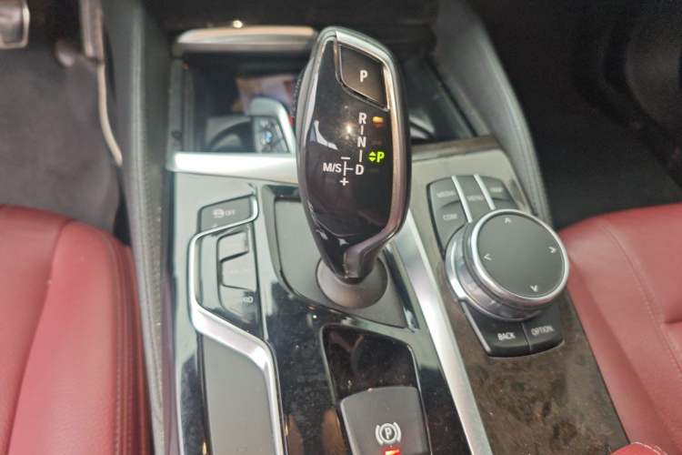 Used BMW 5 Series 2018 Restyled 530Li Leading Edition M Sport Package Gear Lever