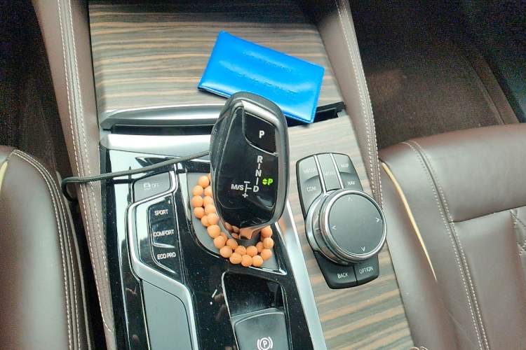 Used BMW 5 Series 2018 530Li Leading Edition Luxury Package Gear Lever