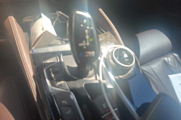 Used BMW 5 Series 2018 540i M Sport Package Gear Lever