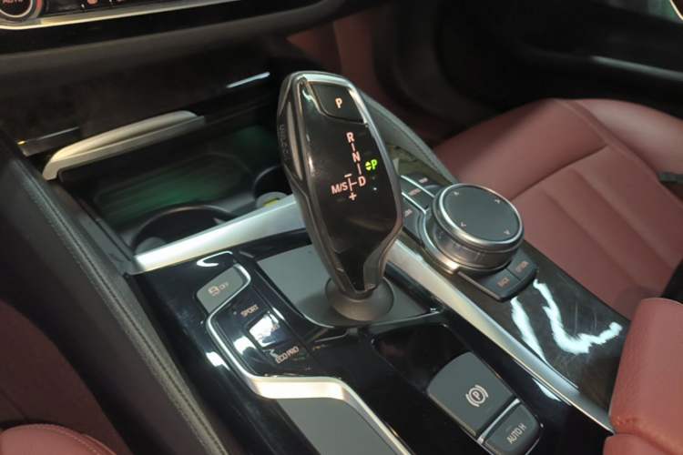 Used BMW 5 Series 2018 Restyled 530Li Leading Edition M Sport Package Gear Lever