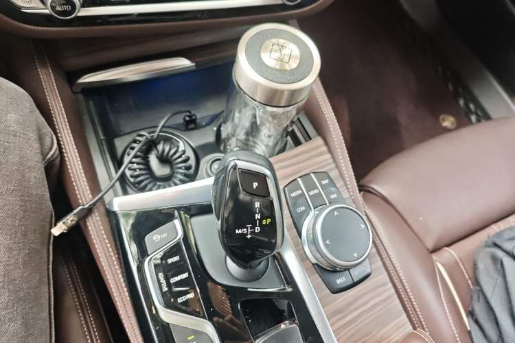 Used BMW 5 Series 2018 Revised 540Li Executive Edition Gear Lever