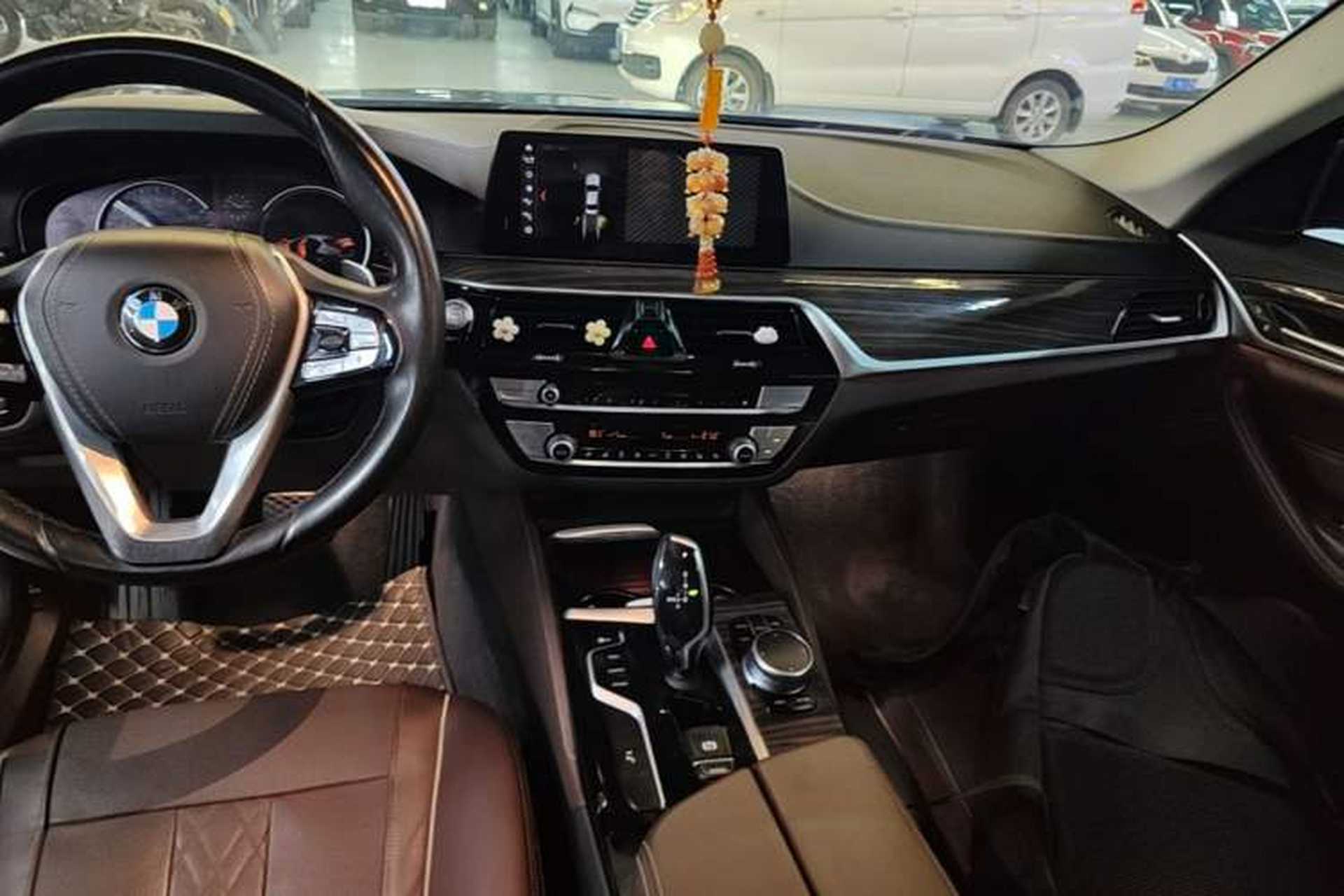 Used BMW 5 Series 2018 Revised Version 530Li Leading Edition Luxury Package Gear Lever