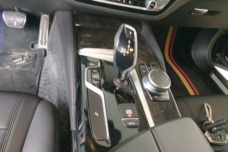 Used BMW 5 Series 2018 525Li M Sport Package Gear Lever